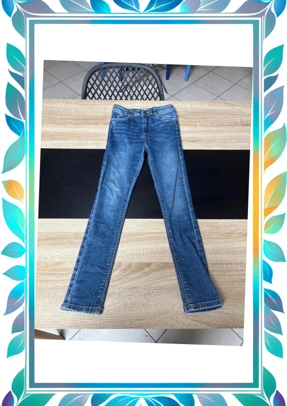 Jeans slim 8 ans NEUF